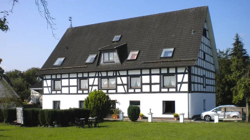 Ferienwohnung für 7 Personen, mit Garten und Pool, mit Haustier in Attendorn
