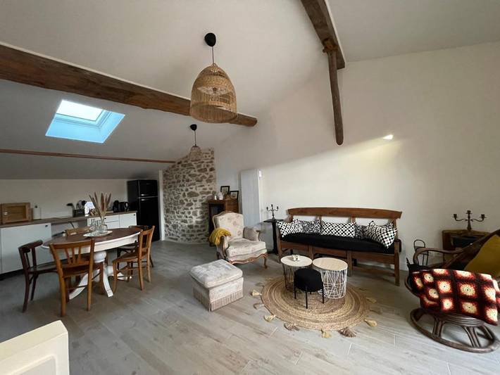 Location de vacances pour 6 personnes, avec vue et terrasse à Saint-Andéol-le-Château - 2