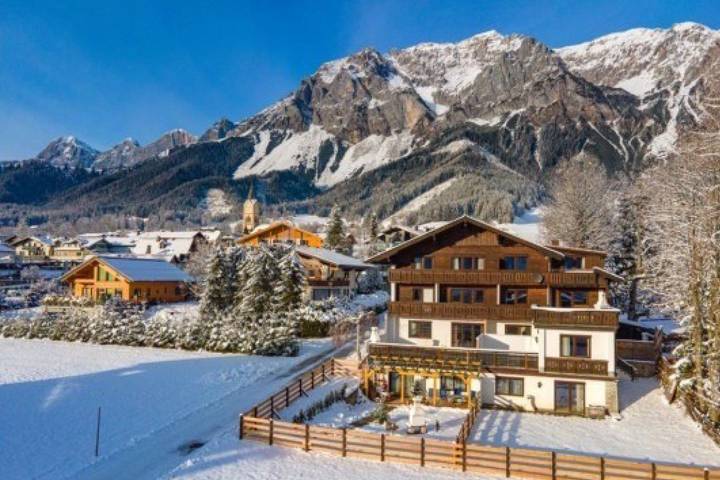 Ferienwohnung für 4 Personen, mit Balkon und Terrasse sowie Ausblick in Ramsau am Dachstein - 2