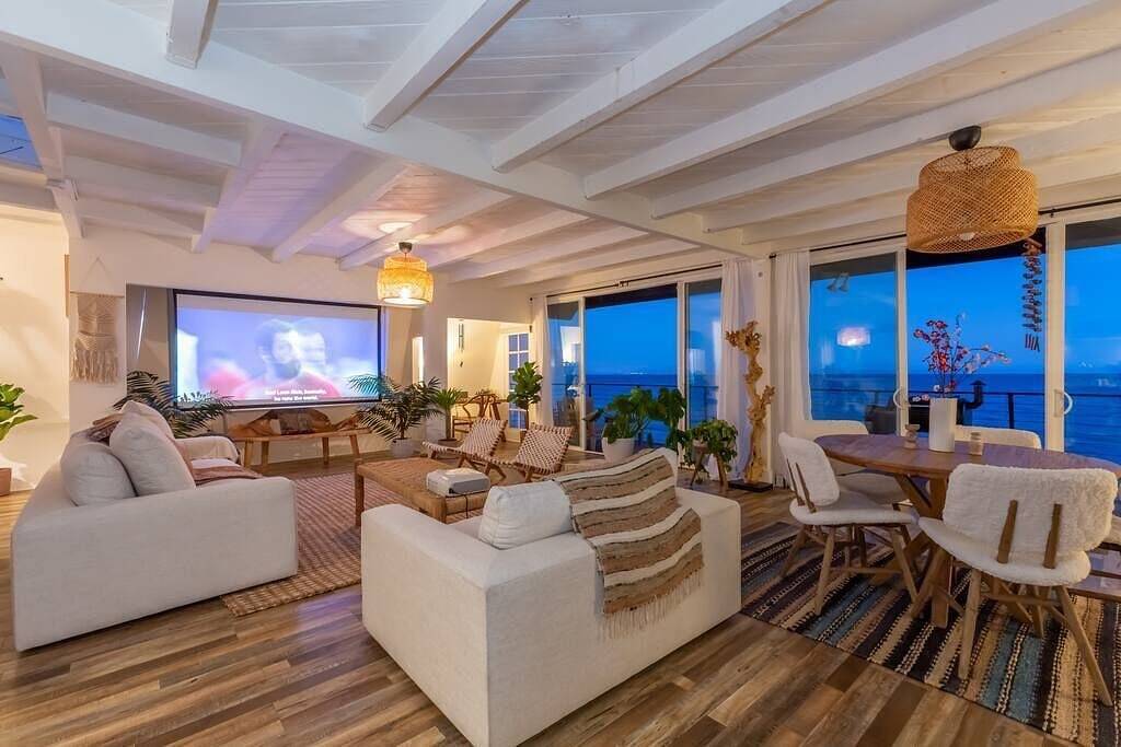 Casa Penelope by Oraklus in Malibu, Los Angeles County