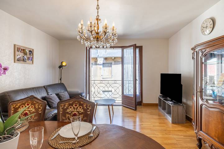 Hel lejlighed, Holiday Apartment "Gîte l' Odyssée" with Balcony & Wi-Fi in Espalion, Aveyron