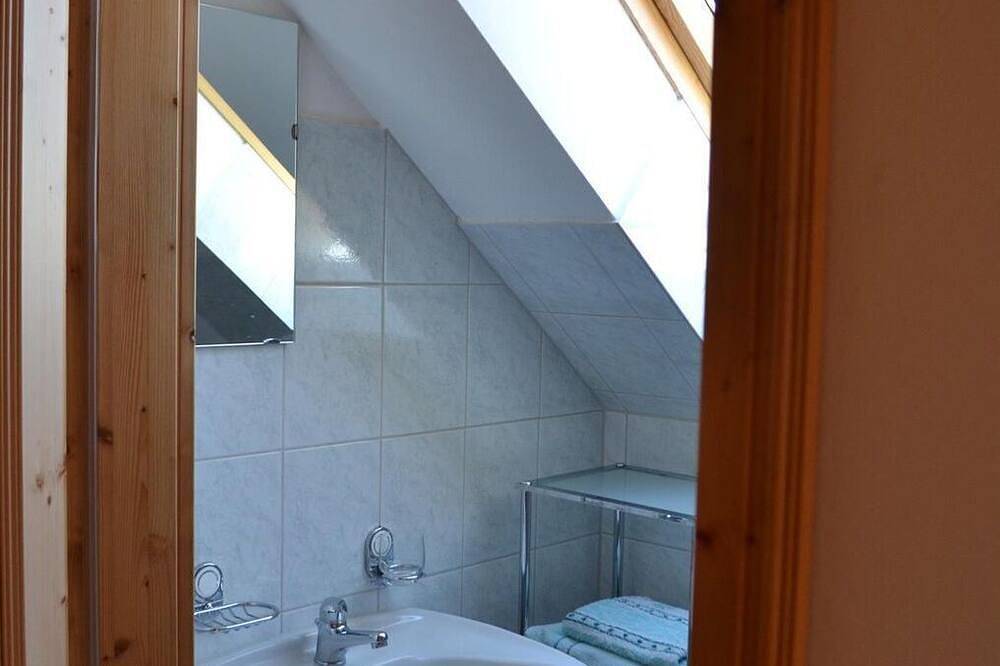 Ganze Wohnung, Kellerstöckl Gutmann Fehring - Ferienwohnung im Dachgeschoss in Südoststeiermark, Fehring