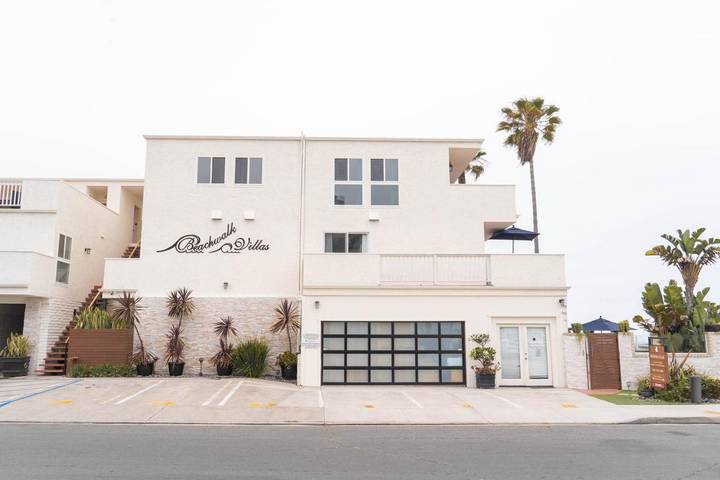 Apartahotel para 10 personas, con piscina además de terraza y vistas en California