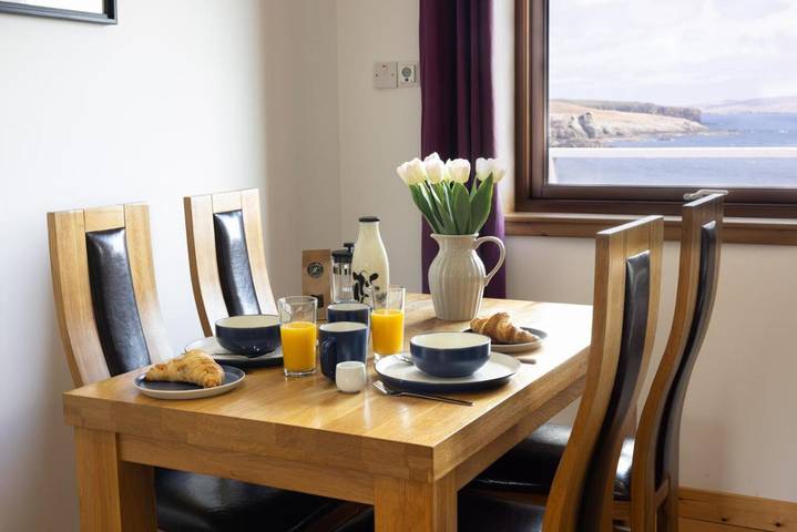 Holiday rental for 4 people, with garden and view on Shetland Islands