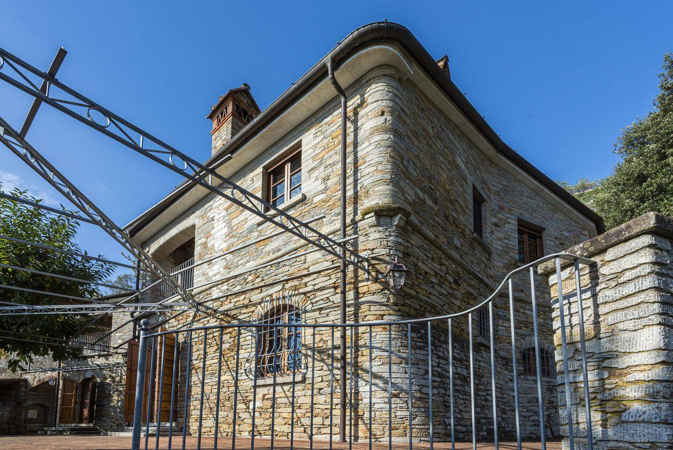 Villa Cà Di Negrè by Mmega  in Montignoso, Italienische Riviera
