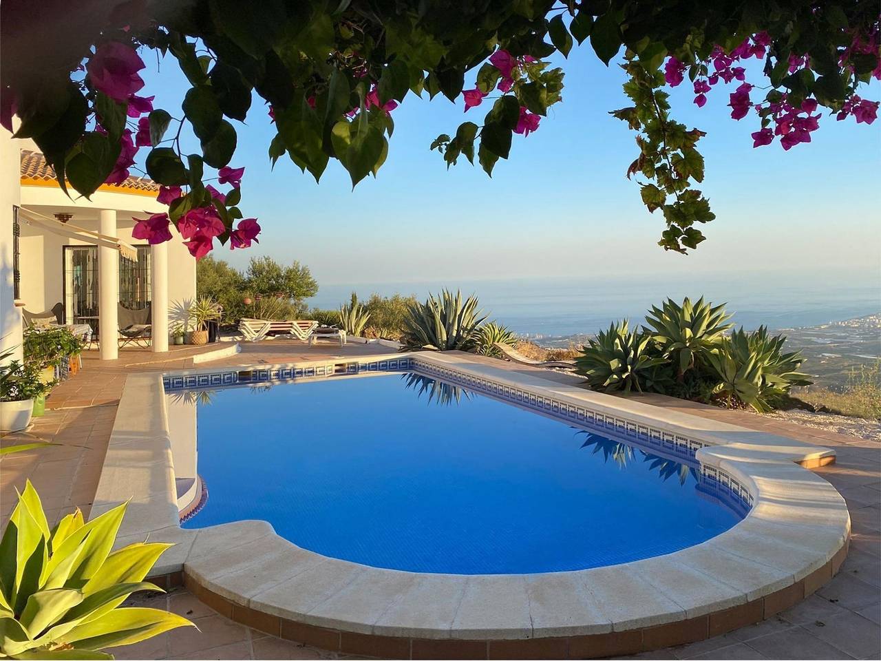 Villa in Arenas with Private Pool and Breathtaking Views in Arenas, Costa del Sol