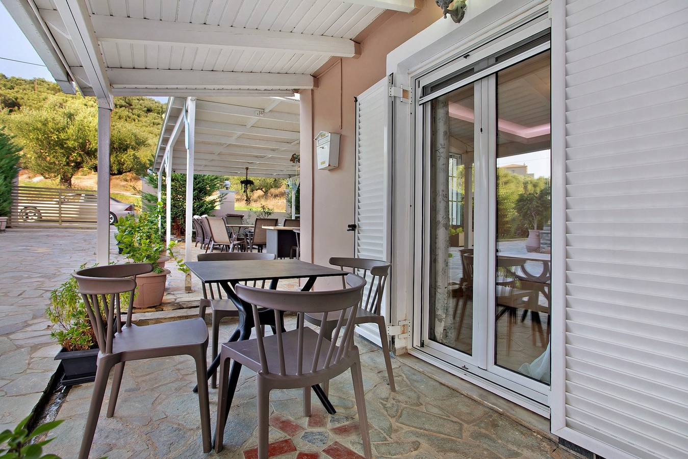 Entire apartment, Studio Apartment 'Villa Dionysia 11' with Shared Pool, Wi-Fi and Air Conditioning in Alykanas, Alykes