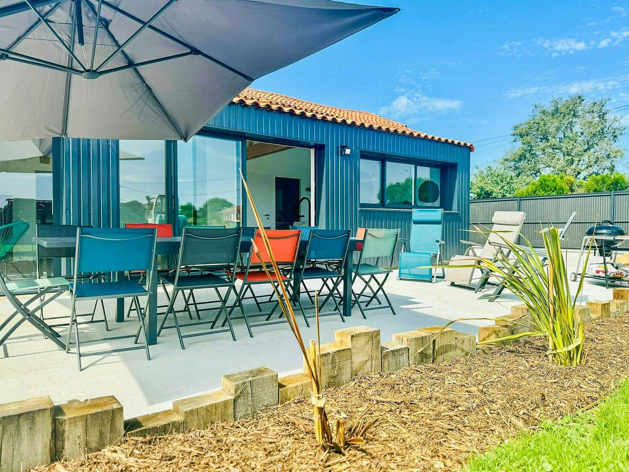 Ferienhaus mit Wellnessbereich zwischen den Stränden und dem Puy du Fou in La Roche-sur-Yon, Loire-Tal