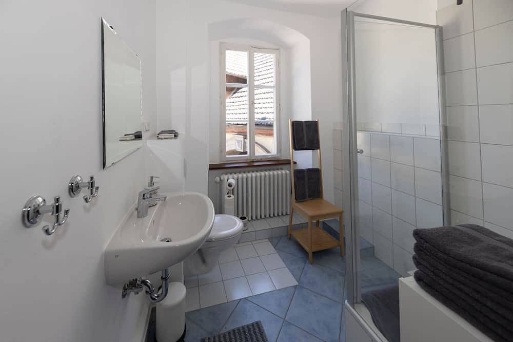 Ganze Wohnung, Ferienwohnung Brennmeister (65qm) im ersten Stock mit Blick zum Gutshof in Ebern, Landkreis Haßberge