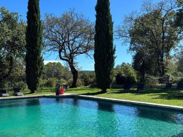 Gîte pour 2 personnes, avec jardin ainsi que piscine et vue à Mondragon