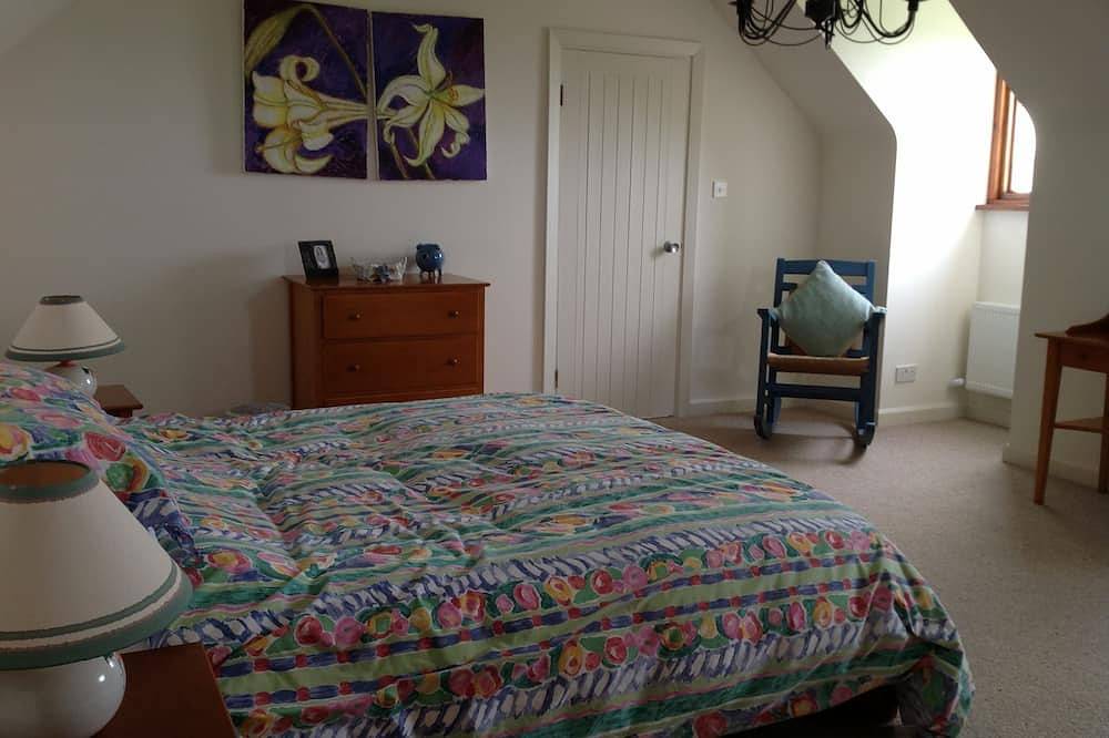 Spacious, comfortable and warm house with stunning sea views in Dunquin Electoral Division, Dingle Peninsula