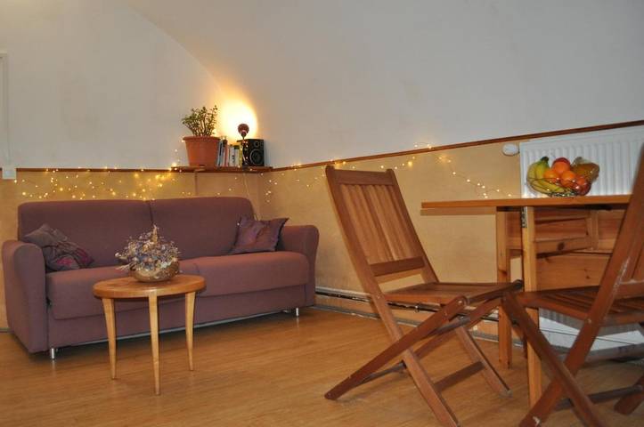 Location de vacances pour 4 personnes, avec Balcon et Terrasse ainsi que Jardin et Vue dans Forêt de Saoû