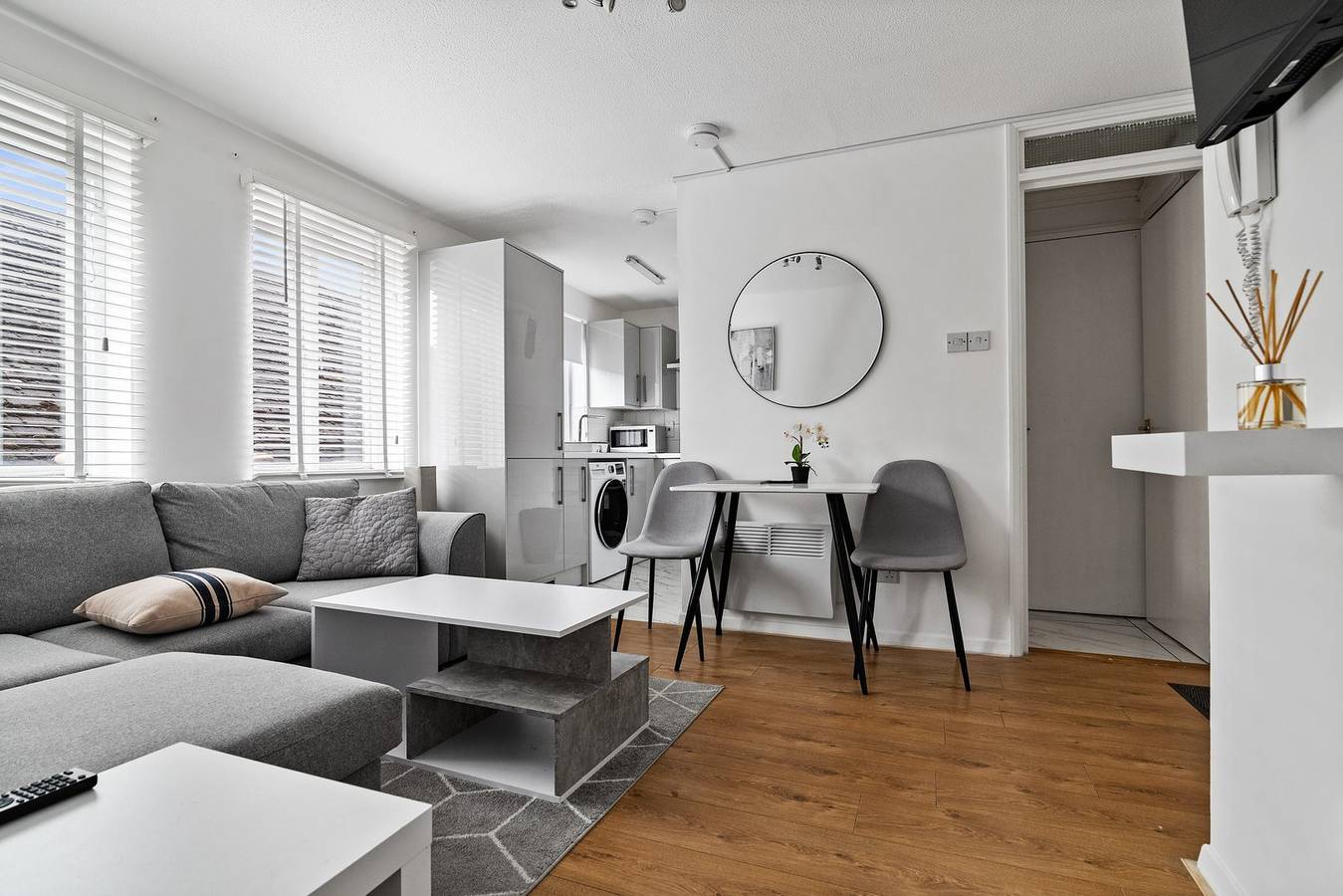 Entire apartment, White Shades Mill Hill in London, South East England
