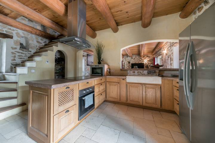 Location de vacances pour 12 personnes, avec jardin ainsi que piscine et terrasse à Aups - 4