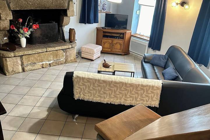 Maison Piscine intérieure privée 29° sauna. L'été 2027 piscines int+ext privées in Boqueho, Cotes-d'Armor