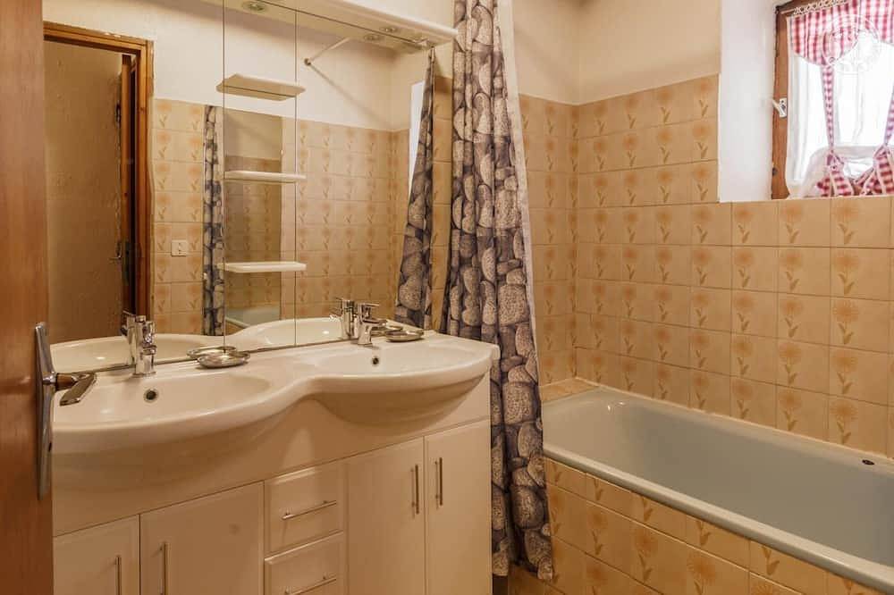 Les Colombieres - Bouquetin in Bonneval-sur-Arc, Saint-Jean-de-Maurienne region