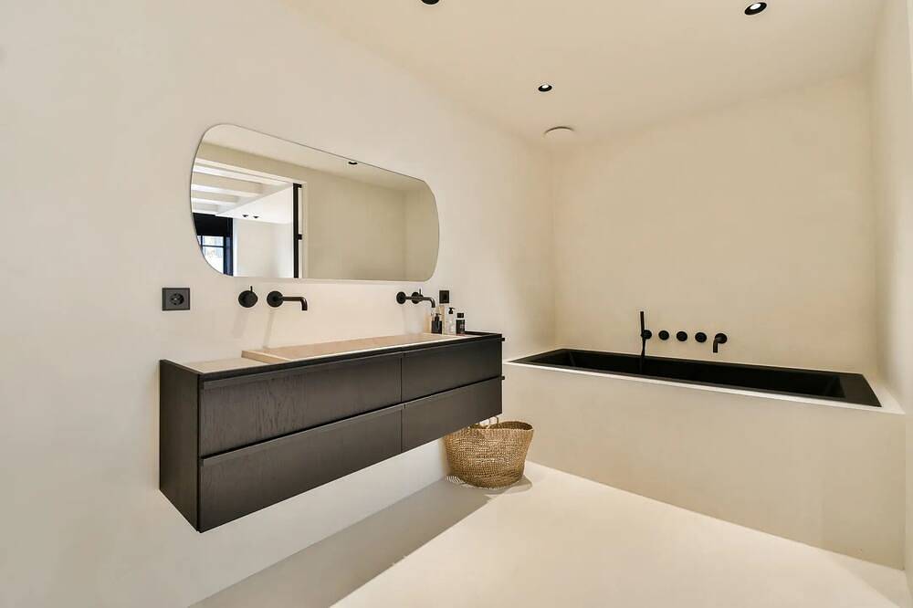 Entire apartment, Iconic Luxurious Canal House in Famous Amsterdam Canal District | Boutique Stay! in Dutch Coast