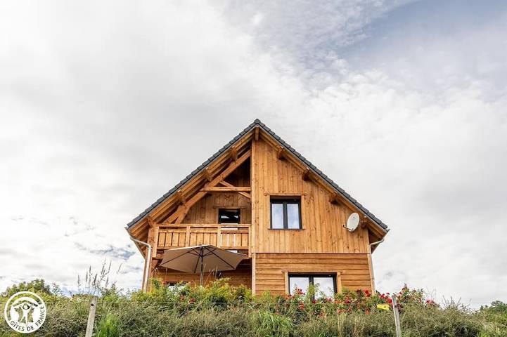 Location de vacances pour 6 personnes, avec jardin et balcon, animaux acceptés à Saint-Pierre-Colamine