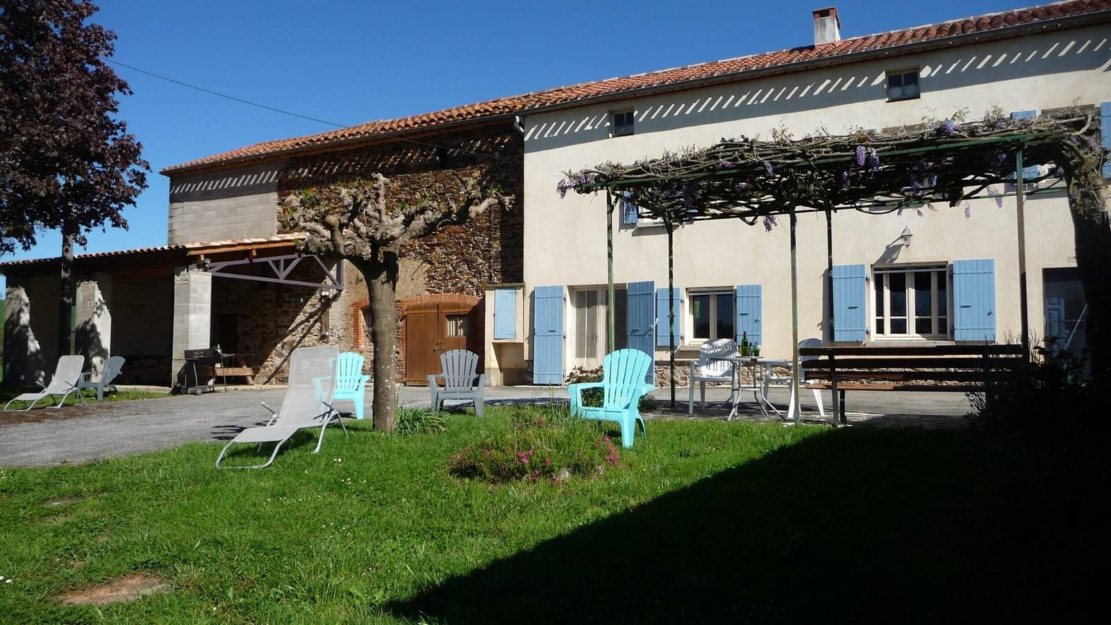 Gite 10 pers proximité vallée du tarn dans les monts d 'alban in Paulinet, Région d'Albi