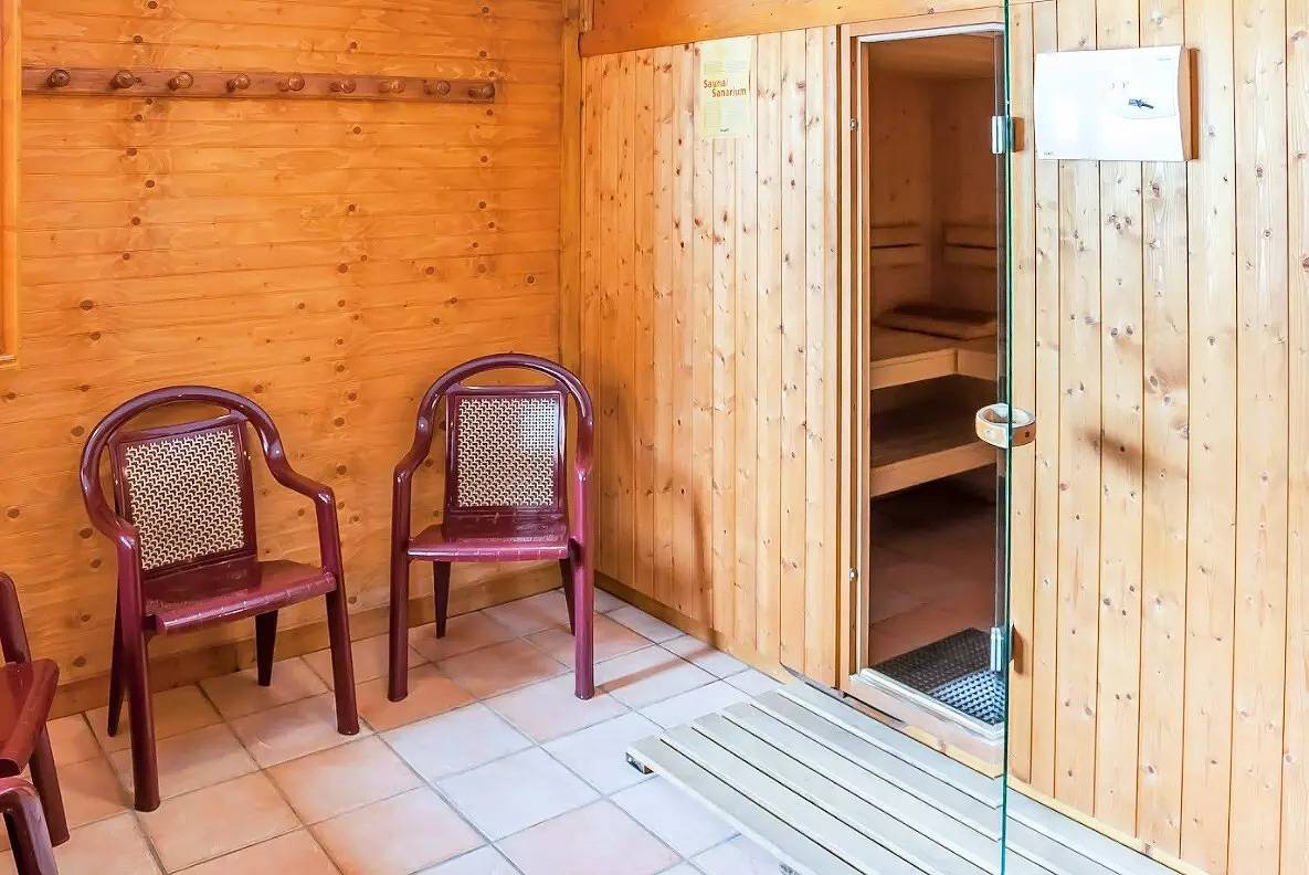 Entire apartment, 3 Room Duplex Apartment 5/7 People in Lanslevillard, Saint-Jean-de-Maurienne region