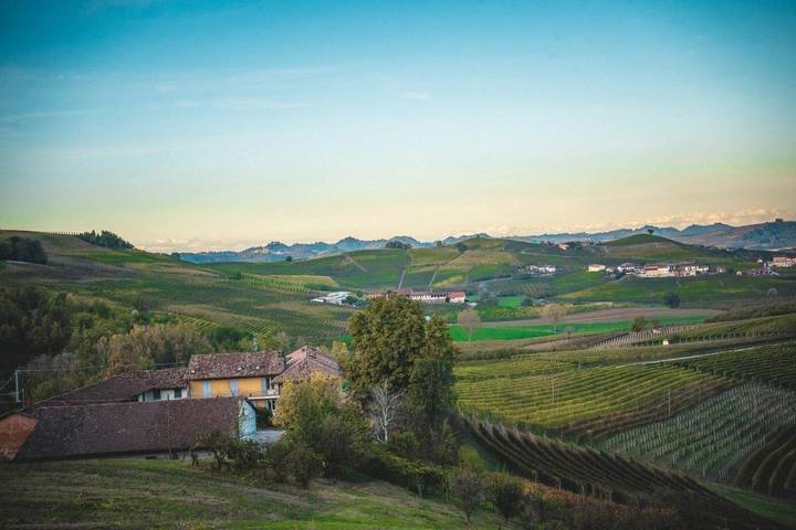 Appartamento per 2 persone, con Balcone e Terrazza nonché Giardino e Panorama a La Morra
