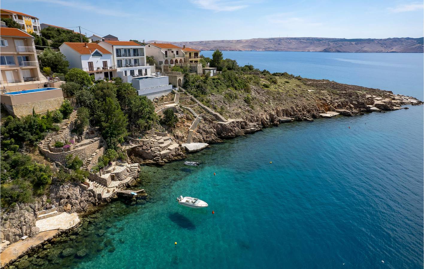 Ferienhaus für 8 Personen mit Pool in Cesarica, Naturpark Velebit
