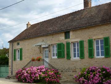 Gîte pour 6 personnes, avec balcon et jardin à Pouillenay