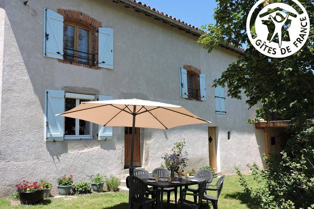 Charming Country Cottage with Modern Amenities & Garden, Near Montbrison in Pralong, Livradois-Forez Regional Nature Park