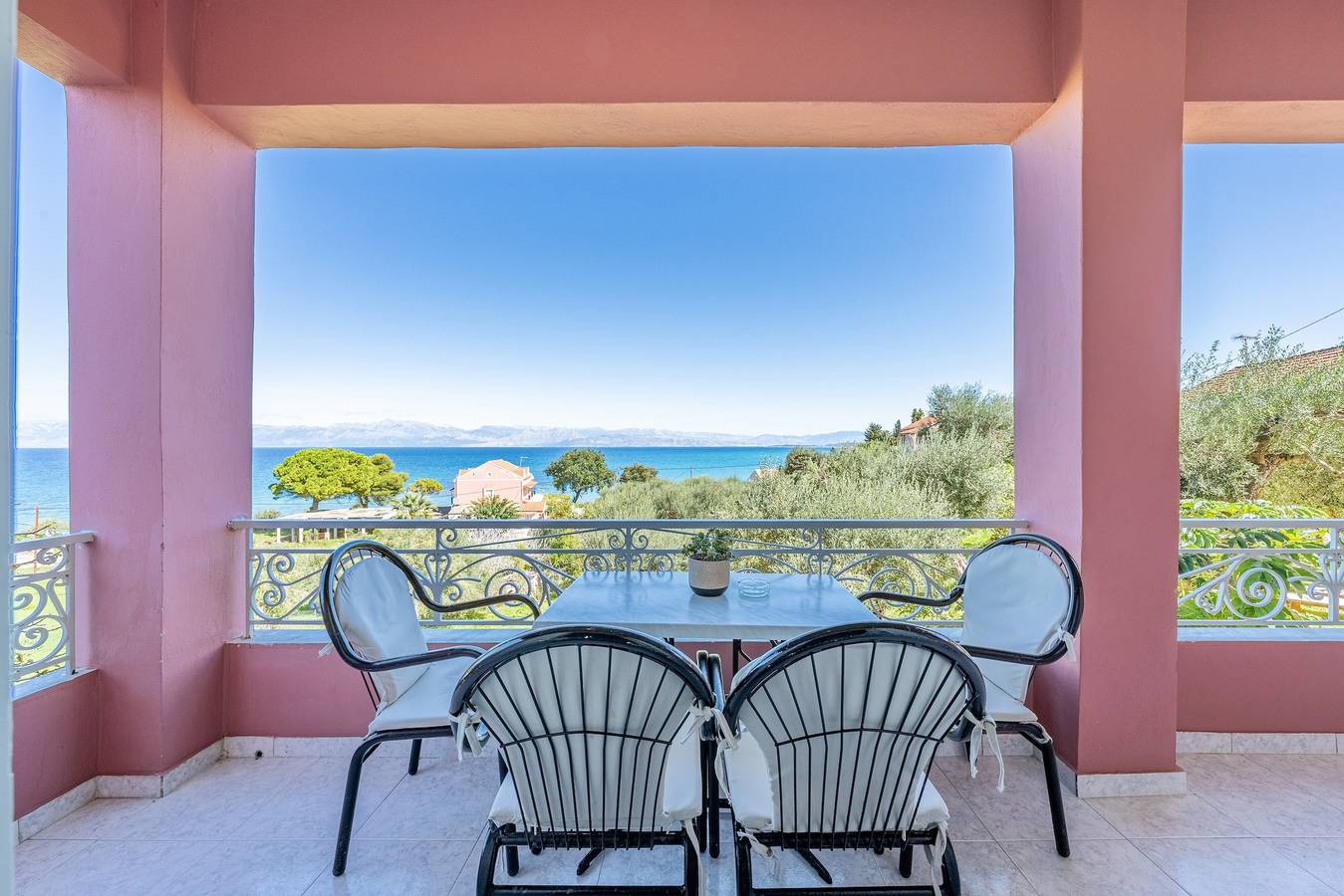 Entire apartment, Apartment '6' with Sea View, Wi-Fi and Air Conditioning in Corfu