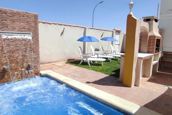Apartamento para 8 personas, con Balcón y Jacuzzi además de Terraza y Jardín en Torrijos