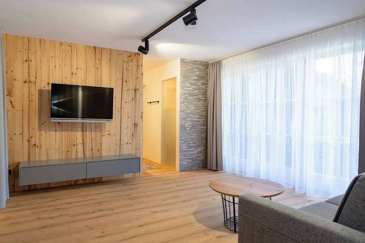 Ganze Wohnung, Wunderschönes Appartement mit eigener Terrasse am Oberwinklgut. in Bischofshofen, Ski Amadé