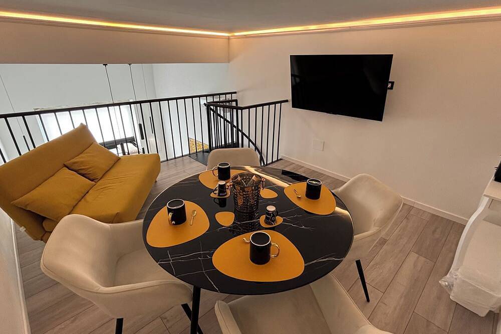 Camera Visconti – Elegant Historic Room with Kitchenette in Pulsano Old Town in Pulsano, Gulf of Taranto