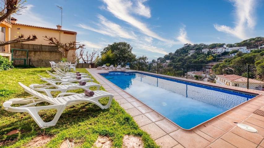 Villa 'Costacabana - Marysol' mit Meerblick, Privatem Pool und WLAN in Roca Grossa, Lloret de Mar
