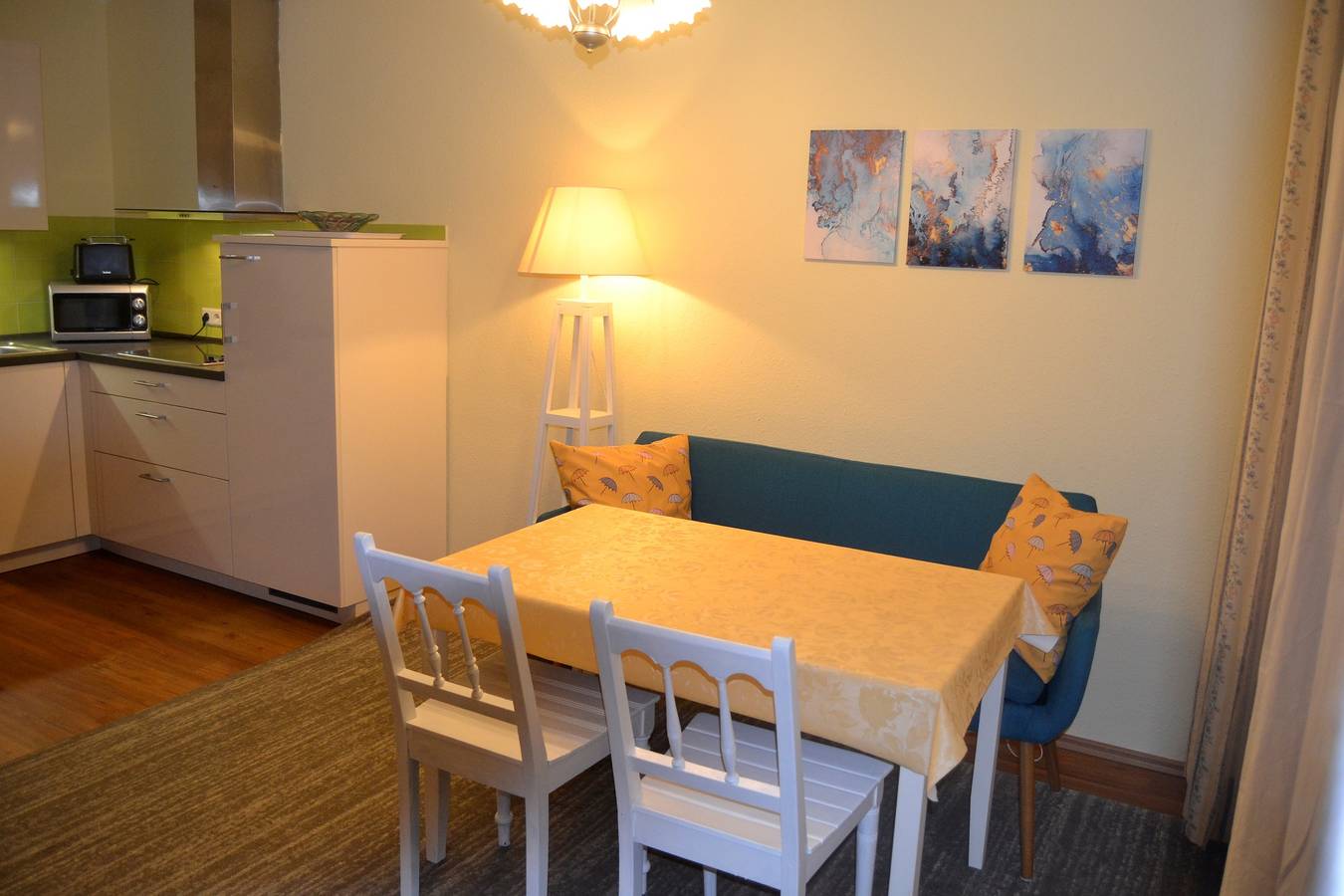 Ganze Ferienwohnung, Ferienwohnung Hämmerle - Ferienwohnung Blau, 48qm, 1 Schlafzimmer, 1 Wohn-Essbereich, max. 4 Personen in Konstanz, Obersee (Bodensee)