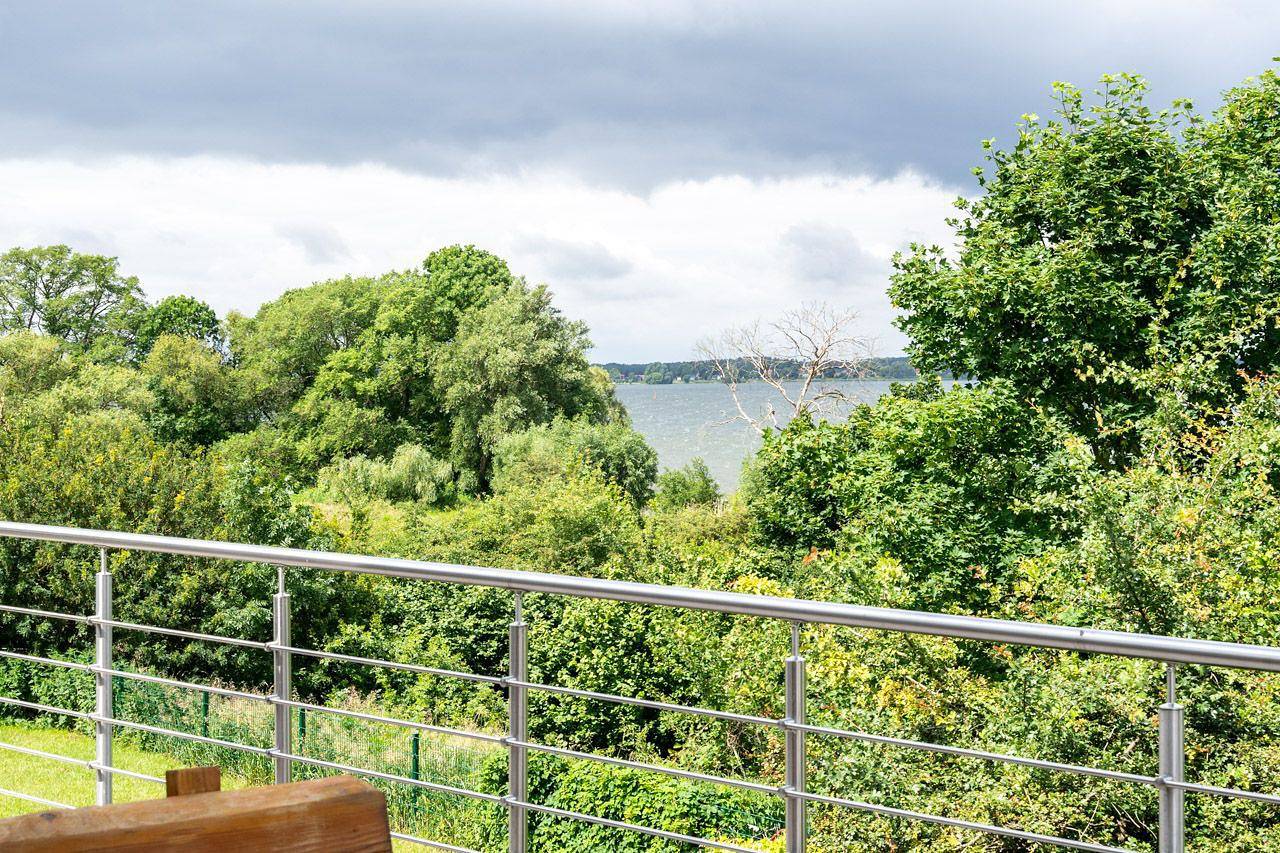 Ganze Wohnung, Neu, modern und exklusiv - Ferienwohnung mit Wasserblick, Sauna und Aussendusche in Rechlin, Müritz