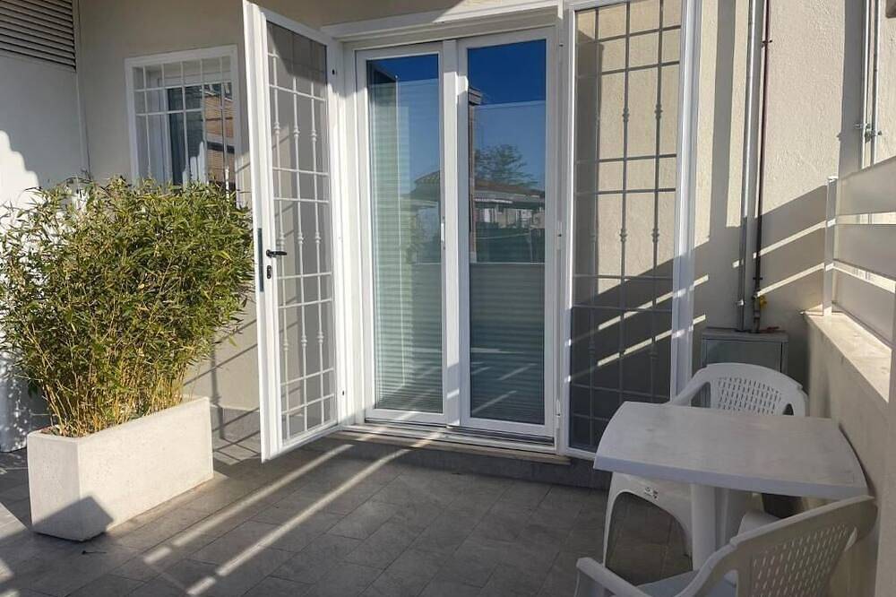 Apartamento entero, Domitian Home, a comfortable apartment in the historic center with private parking in Albano Laziale, Castelli Romani