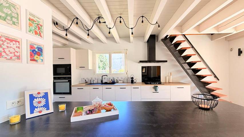 Location de vacances pour 8 personnes, avec Terrasse ainsi que Jardin et Piscine à Saint-Just - 2