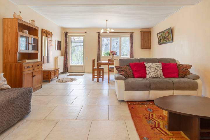 Vacation Home Cogems – Accessible, Near Aubeterre, Up to 6 Guests in Saint-Privat-en-Périgord, Périgord Vert