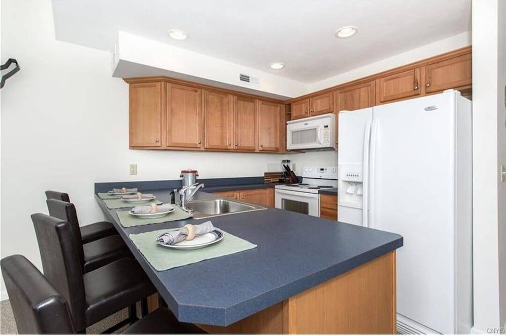 Townhouse on water with boathouse! in Alexandria Bay, Jefferson County (NY)