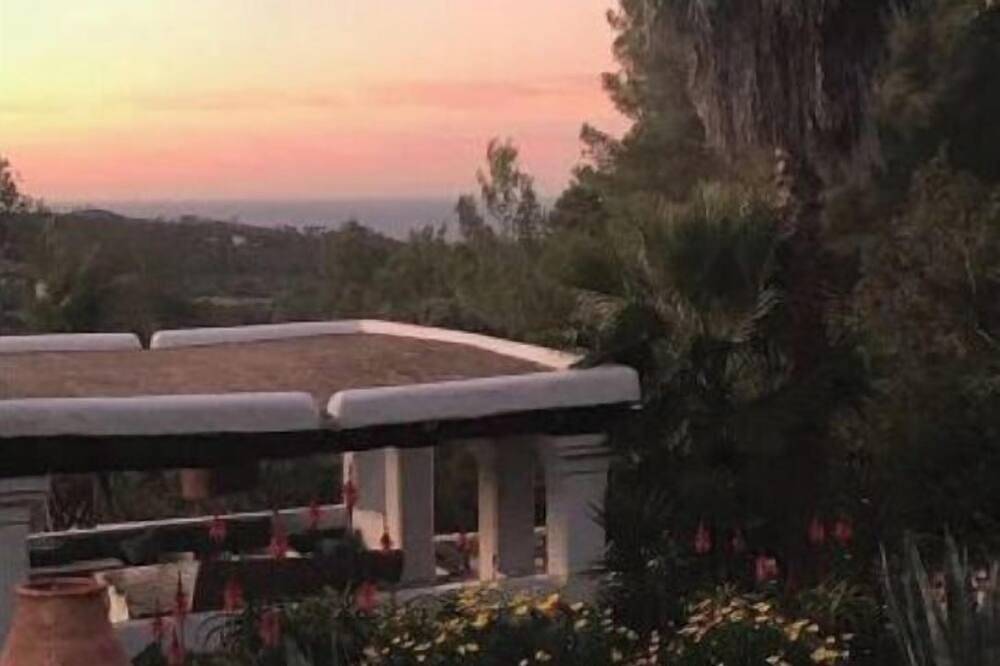 Look No Further! Gorgeous old finca with sea view! in Cala Xarraca, Sant Joan de Labritja