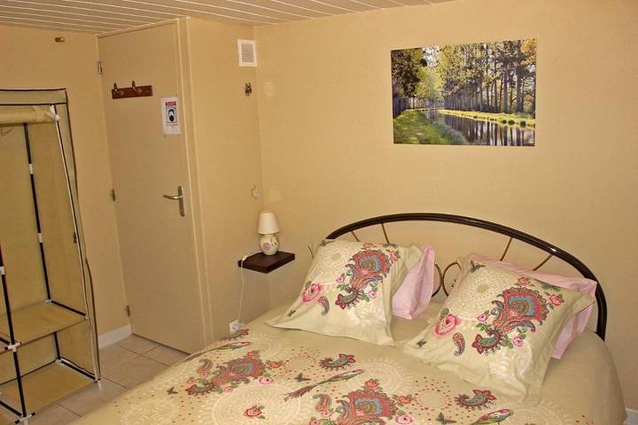 Chambre d’hôte pour 2 personnes, avec jardin dans Saint-Amand-Montrond - 2