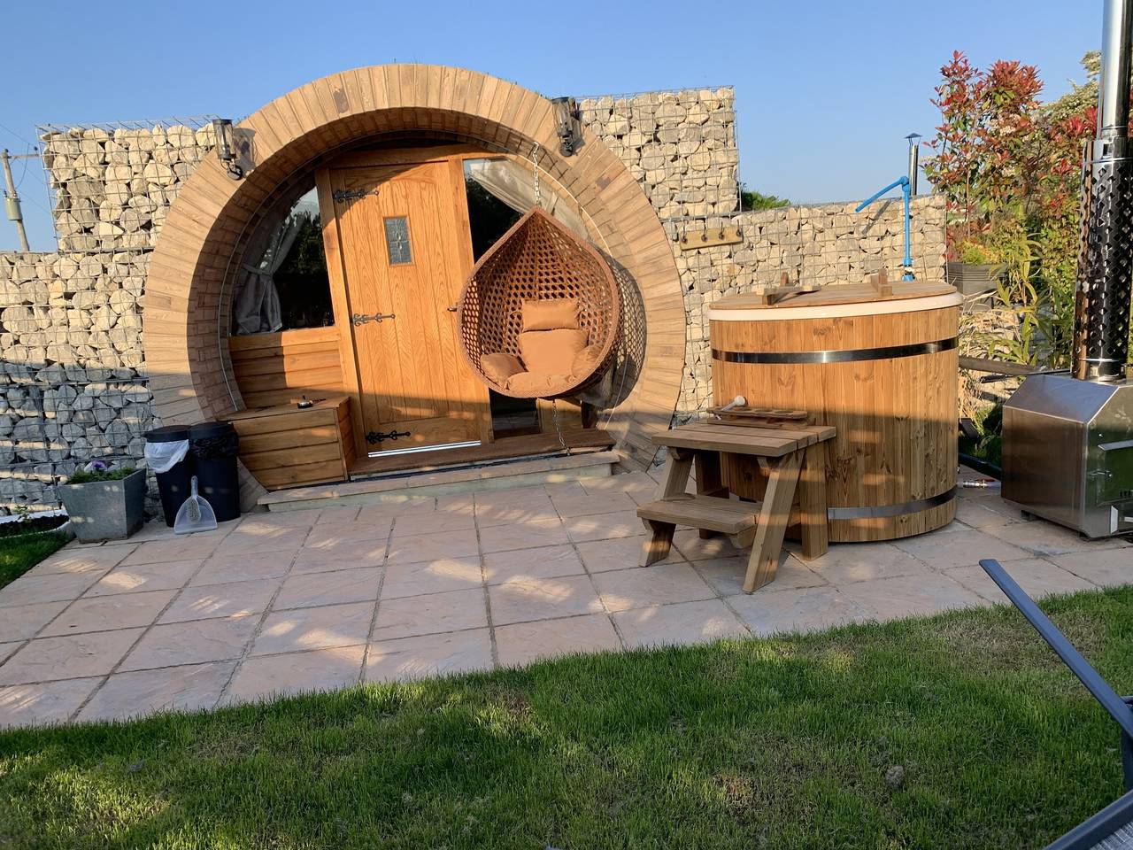 Apartamento vacacional entero, Romantic escape luxury hobbit house with hot tub in Minster-On-Sea, Kent