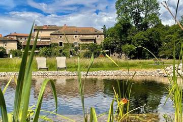 Gîte pour 22 personnes, avec jardin à Saint-Dier-d'Auvergne