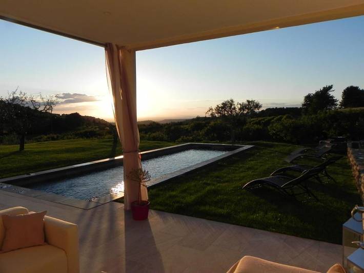 Location de vacances pour 6 personnes, avec vue ainsi que jardin et piscine à Venasque - 2