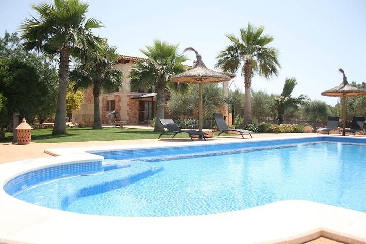 Gîte pour 8 personnes, avec Balcon et Jardin à Cala Figuera