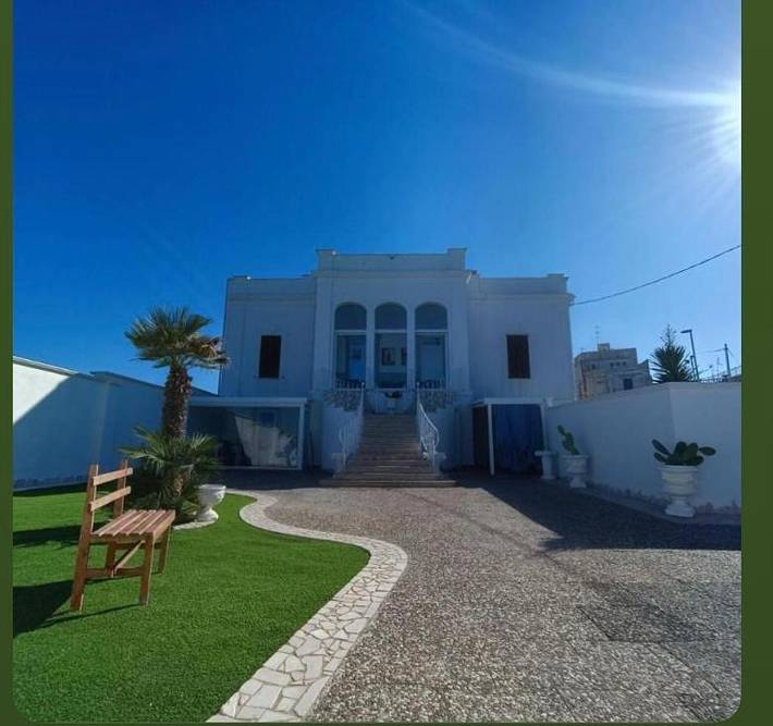 Gîte pour 2 personnes, avec jardin ainsi que terrasse et jacuzzi dans Torre a Mare - 2
