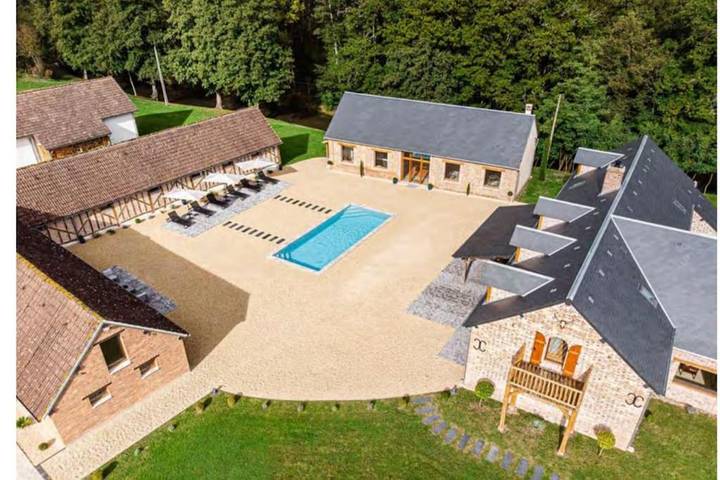 Maison de vacances pour 14 personnes, avec Terrasse et Jardin ainsi que Piscine et Vue sur le lac dans Sologne