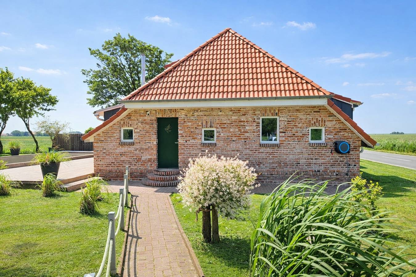 Ferienhaus 'Huus Ant Diek' mit privatem Pool, Terrasse, Wlan und großem Garten in Ostermarsch, Nordseeküste