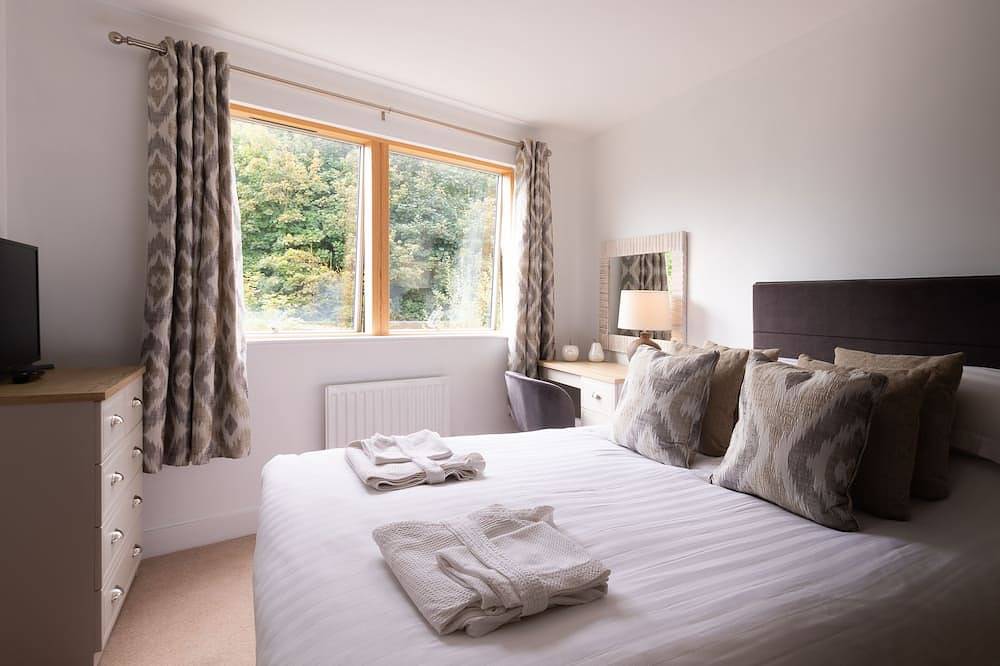 Entire apartment, 2 Bedroom Non Sea View Apartment in Scarborough, North York Moors National Park