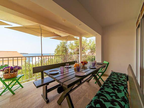 Ferienhaus mit Meerblick für 8 Personen, mit Balkon und Ausblick in Barbat na Rabu